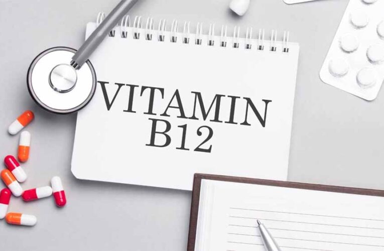विटामिन B12 की कमी से बढ़ सकता है हार्ट अटैक का खतरा, जानें समय रहते लक्षण