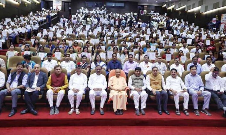 युवाओं को रोजगार से जोड़ने पर मिशन मोड में जुटी योगी सरकार