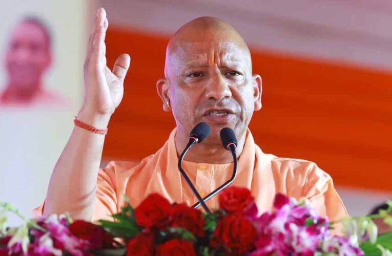 घोटालेबाजों पर योगी का डंडा: SDM और दो अफसर सस्पेंड, यूपी में भ्रष्टाचार पर सख्त कार्रवाई!