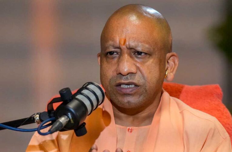 यूपी में घोटालेबाजों पर सीएम योगी का बड़ा एक्शन, SDM समेत दो अफसर सस्पेंड