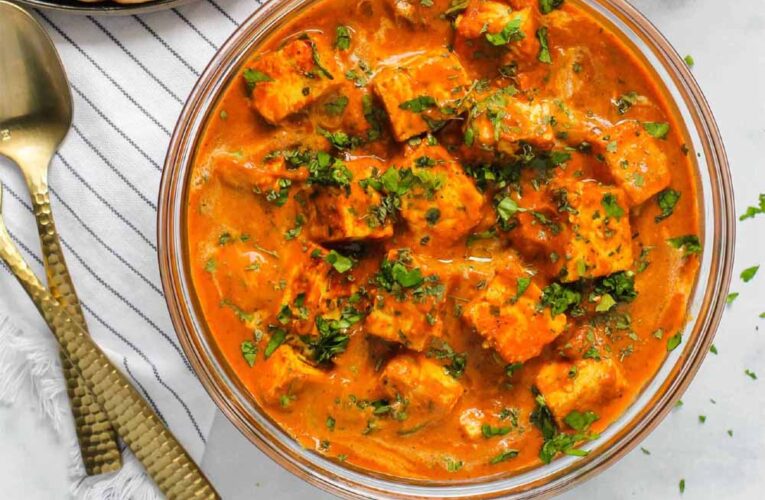 लंच के लिए बनाएं टेस्टी पनीर मखनी — चावल और पराठे दोनों के साथ कमाल!