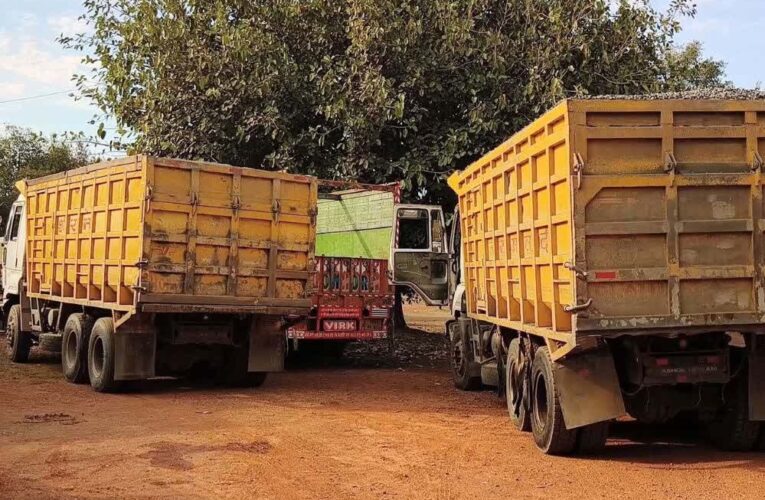 गिट्टी से भरा ओबर लोडिग डंपर को खनिज विभाग ने किया जप्त
