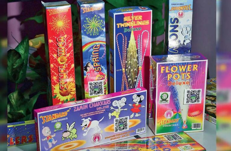 ग्रीन पटाखे vs नॉर्मल पटाखे: जानिए क्या सच में नहीं निकलता इनमें से धुआं?