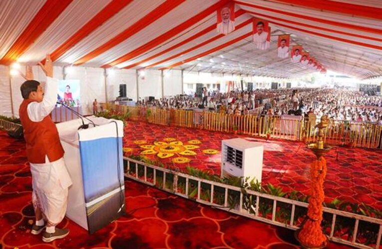 हर एक किसान के साथ खड़ी है सरकार, एक-एक खेत का किया जा रहा है सर्वे