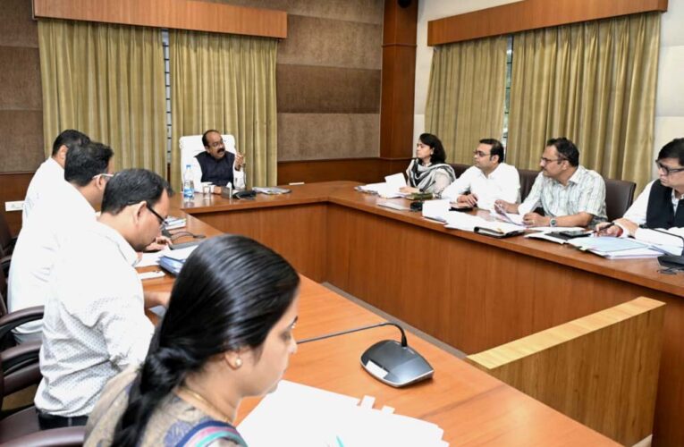 रायपुर : उप मुख्यमंत्री  अरुण साव ने नगरीय प्रशासन विभाग के कार्यों की समीक्षा की