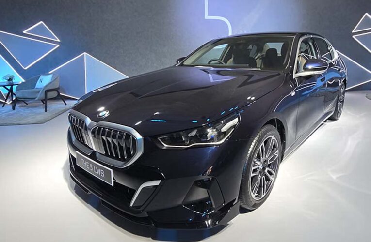 BMW की 2025 में तगड़ी शुरुआत, नौ महीने में बिकीं 11,978 कारें, 13% की ग्रोथ दर्ज