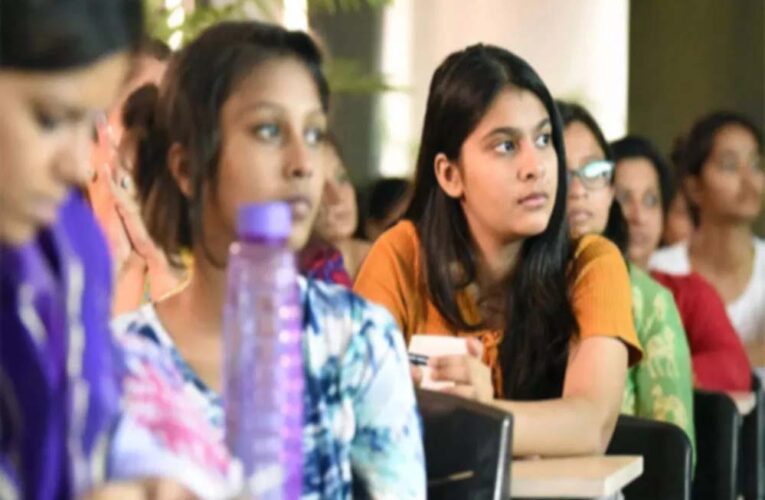 MP कॉलेजों में फैकल्टी संकट: 56% पद खाली, MPPSC की भर्ती 3 साल से अधर में