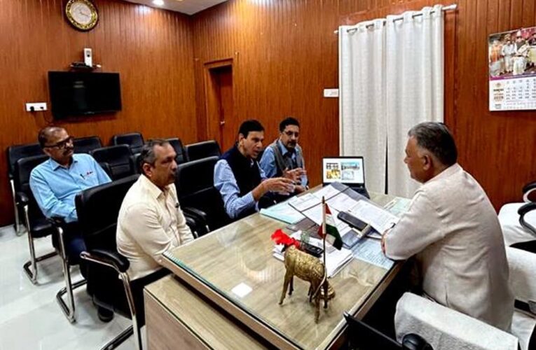 मंत्री  परमार से मिला यूजीसी द्वारा स्थापित परमाणु ऊर्जा विभाग वैज्ञानिक अनुसंधान संकुल केंद्र का प्रतिनिधि-मंडल