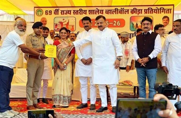 खेल हमें जीवन को अनुशासित होकर जीने की प्रेरणा देता है : मंत्री उदय प्रताप   सिंह