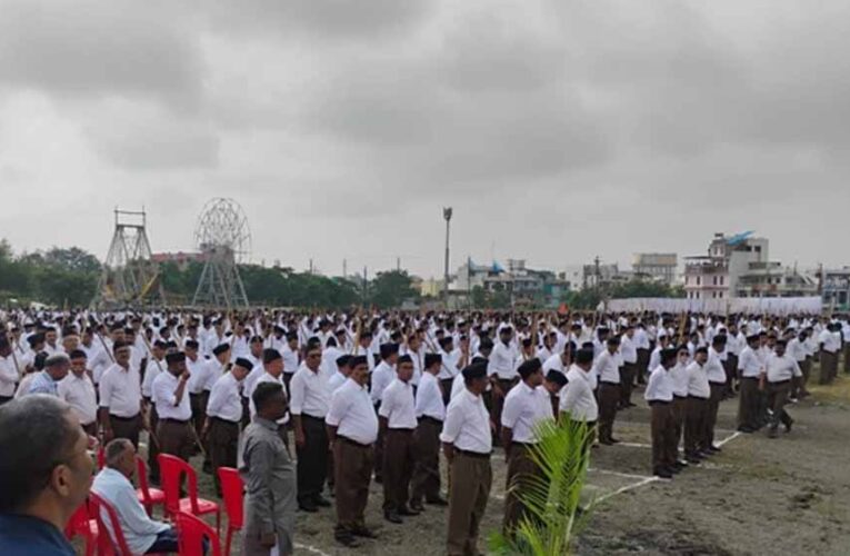 इंदौर में राष्ट्रीय स्वयंसेवक संघ का भव्य पथ संचलन, 1.5 लाख स्वयंसेवक जुटे