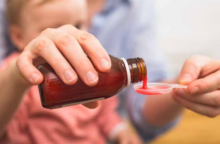 2 वर्ष से कम उम्र के बच्चों को खांसी की सिरप देना पूर्णतः प्रतिबंधित