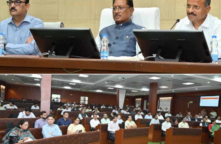 मुख्यमंत्री की विभागीय सचिवों और विभागाध्यक्षों के साथ मैराथन बैठक