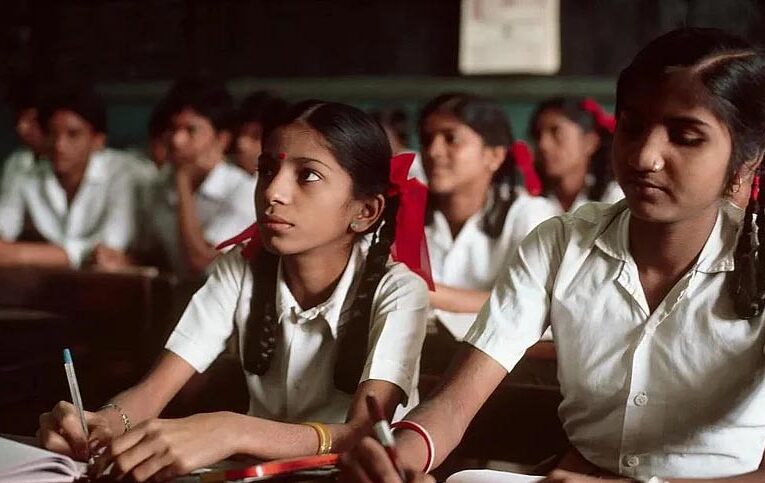 UNESCO रिपोर्ट: दुनिया में 13 करोड़ से ज्यादा लड़कियां अभी भी स्कूल से दूर