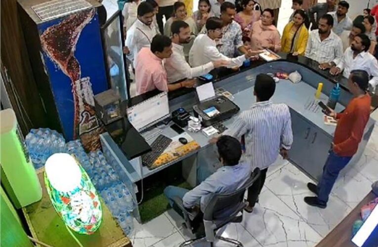 पूर्व मंत्री मोतीलाल दवे के बेटे और पोते की गुंडागर्दी, होटल में CEO से मारपीट, FIR दर्ज