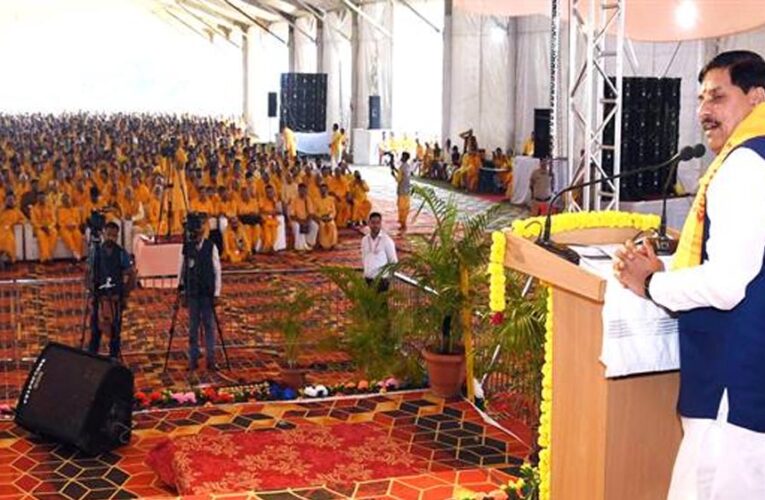 गायत्री परिवार, समाज-संस्कृति-संस्कारों को पुष्पित-पल्लवित कर ऊर्जा का संचार कर रहा है : मुख्यमंत्री डॉ. यादव