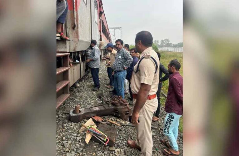 मुंबई एलटीटी सुपरफास्ट ट्रेन की कपलिंग टूटी, मुंबई-हावड़ा मार्ग पांच घंटे ठप