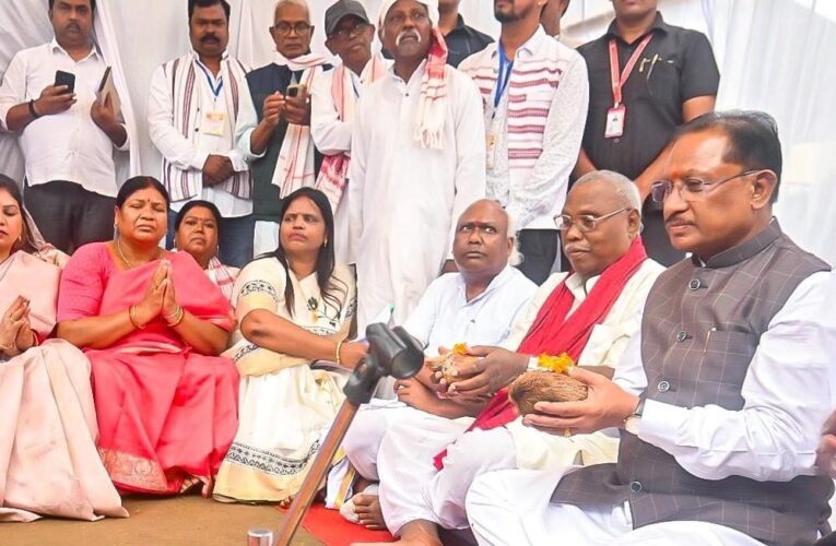 रायपुर : बाबा कार्तिक उरांव ने जनजातीय समाज के उत्थान हेतु अपना जीवन किया समर्पित – मुख्यमंत्री  विष्णु देव साय