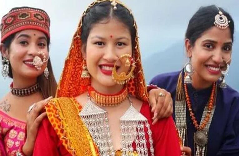 उत्तराखंड पंचायत का आदेश: शादियों में महिलाएं केवल 3 सोने के आभूषण पहन सकती हैं