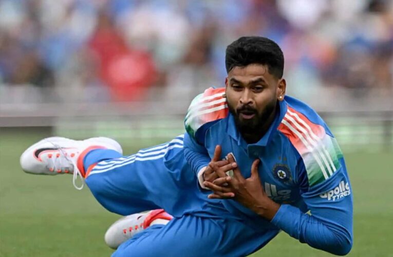 टीम इंडिया को बड़ा झटका: श्रेयस अय्यर दो महीने तक होंगे बाहर, साउथ अफ्रीका के खिलाफ वनडे सीरीज में नहीं खेलेंगे