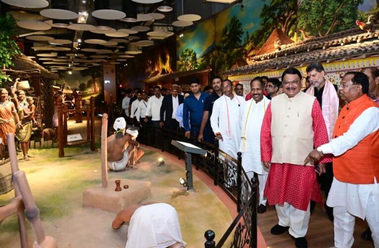 रायपुर : केन्द्रीय मंत्री  ओराम ने जनजातीय संग्रहालय के लोकार्पण की तैयारियों का लिया जायजा