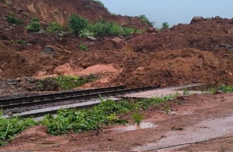 ओडिशा में बारिश और भूस्खलन का कहर, सड़कें जाम, रेल सेवाएं प्रभावित