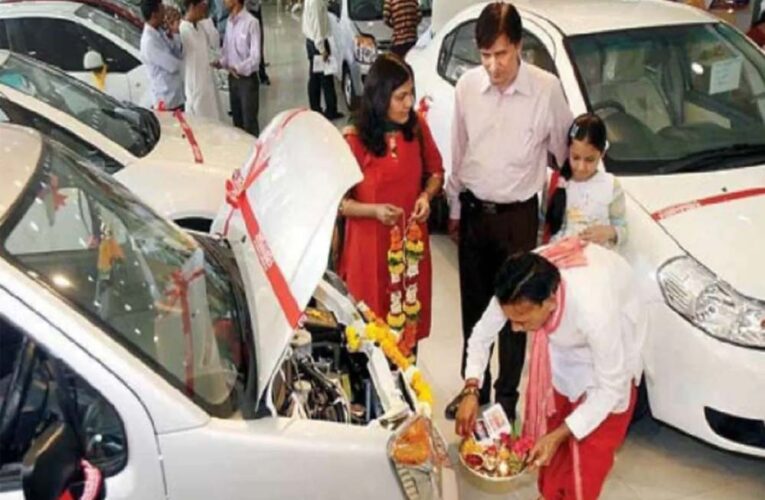 नवरात्रि में इंदौर ने मारी बाजी, 9 दिनों में खरीदे गए 9344 वाहन