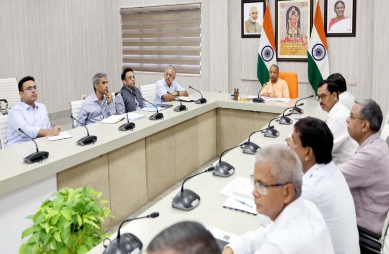 एक पेड़ मां के नाम’ की तर्ज पर चेकडैम, तालाब और ब्लास्टकूप निर्माण को बनाएं जनांदोलन: मुख्यमंत्री योगी आदित्यनाथ
