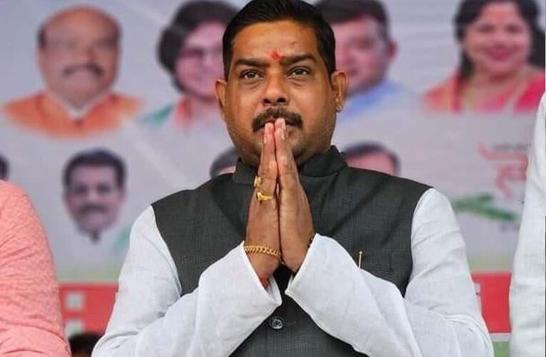 कांग्रेस विधायक बालेश्वर साहू पर 42 लाख की धोखाधड़ी का केस, राजनीतिक हलचल तेज