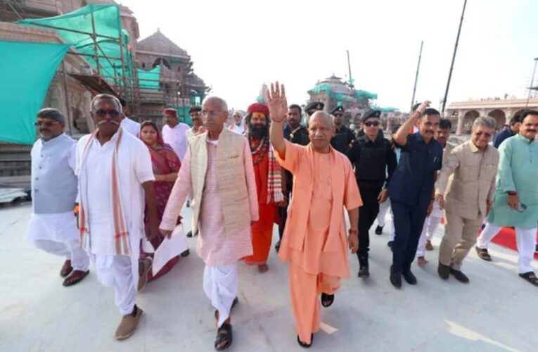 हनुमानगढ़ी में सीएम योगी ने टेका मत्था, श्रीरामलला के दरबार में की आरती