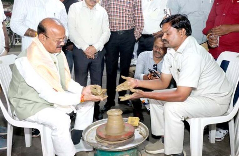 स्वदेशी वस्तुओं के उपयोग को बढ़ावा दें : राज्यमंत्री  जायसवाल