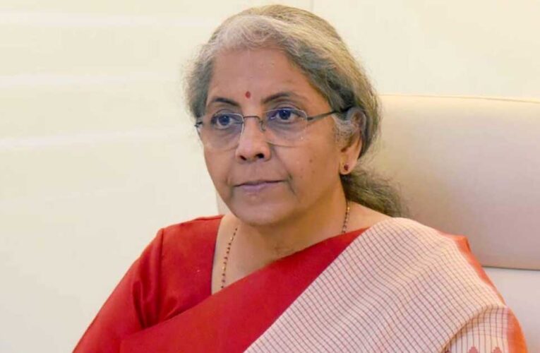 अयोध्या में केंद्रीय वित्त मंत्री निर्मला सीतारमण का भव्य स्वागत