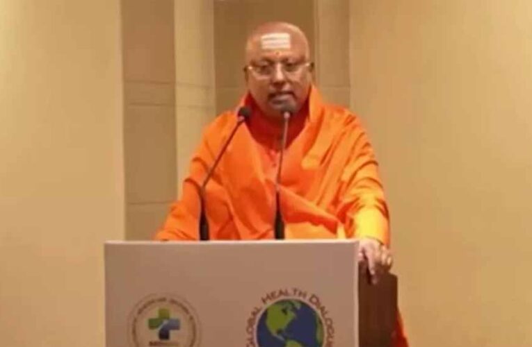 बाबा चैतन्यानंद सरस्वती विवाद: से’क्स टॉय, पॉ’र्न सीडी और फर्जी तस्वीरों का भंडाफोड़