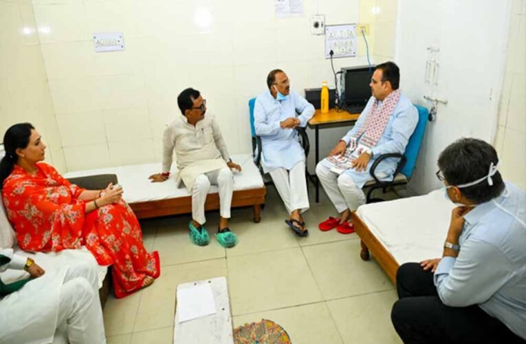 मुख्यमंत्री भजनलाल शर्मा सवाई मानसिंह अस्पताल पहुंचे, विधानसभा अध्यक्ष की पत्नी की पूछी कुशलक्षेम