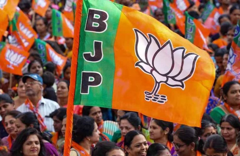 BJP नेता का बड़ा आरोप: कश्मीरी पंडितों को सिर्फ राजनीति का मोहरा बनाया गया