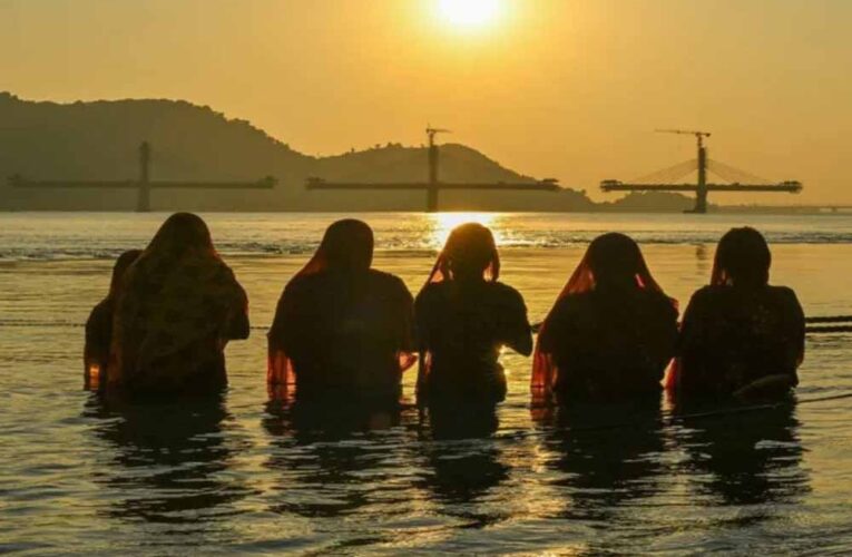 नहाय-खाय से शुरू हुआ छठ महापर्व, अगस्त का फूल पहुंचा 1000 रुपये किलो!