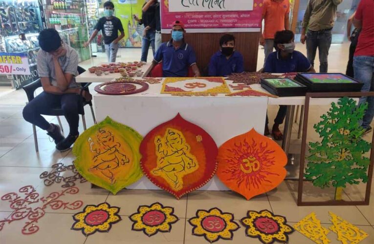 दीपावली पर जगमगाएंगे दिव्यांगजन के हुनर के दीये