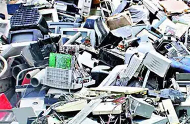 ई-कचरा से सवा हज़ार करोड़! सरकार ने 696 लाख वर्ग फुट ऑफिस स्पेस क्लीन कर कमाए ₹3296 Cr