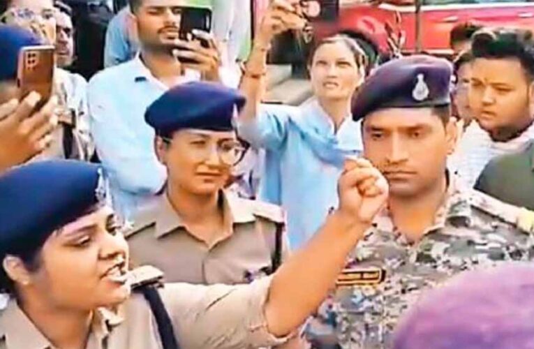 ग्वालियर की मुस्लिम महिला DSP ने दिखाई सूझबूझ, विरोध करने वालों पर लगाए ‘जय श्रीराम’ के नारे