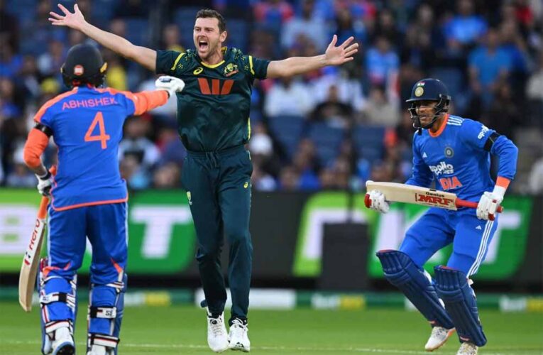 मेलबर्न टेस्ट में टीम इंडिया की हालत पतली! बल्लेबाजों के बाद गेंदबाज भी नाकाम, ऑस्ट्रेलिया ने बनाई बढ़त