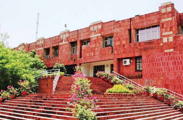 JNU में दुर्गा पूजा विवाद: ABVP ने निकाली ‘हिंदू स्वाभिमान नारी शक्ति यात्रा’