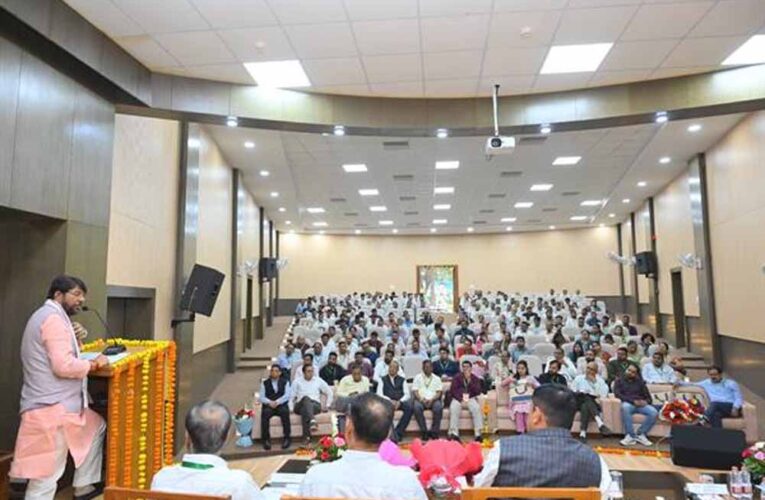 प्रदेश की प्रगति में पशुपालन एवं डेयरी क्षेत्र का महत्वपूर्ण योगदान : राज्य मंत्री पटेल