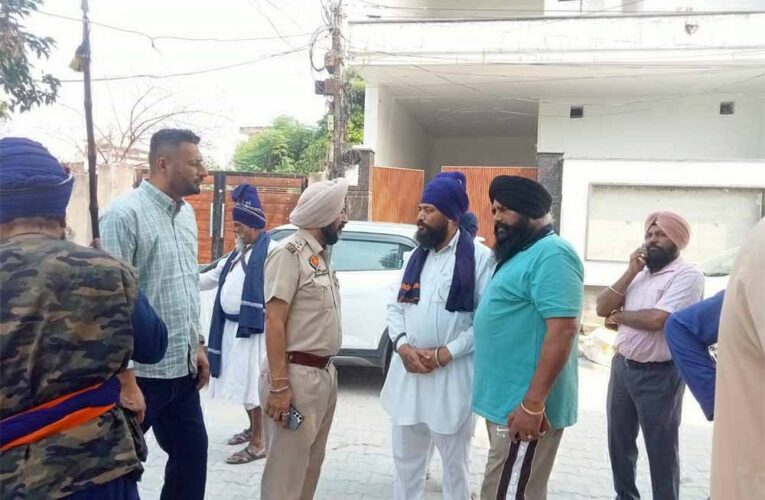 गांव बन गया पुलिस छावनी, तनाव ने बढ़ाई स्थानीय लोगों की चिंताएं