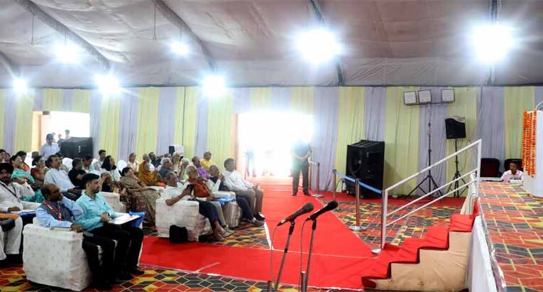 व्यक्ति को सरल, सहृदय और संवेदनशील बनाती है भाषा : राज्यपाल पटेल