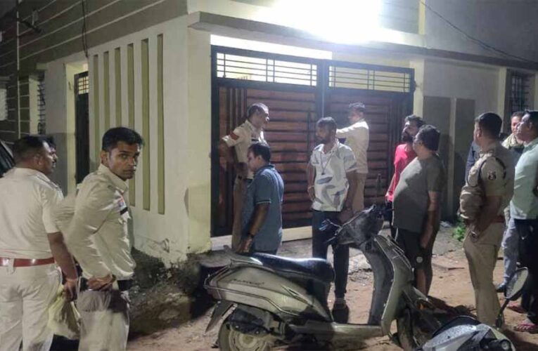 छत्तीसगढ़ में बड़ा खुलासा: जुआ खेलते पकड़े गए 6 पटवारी, संघ का कार्यकारी अध्यक्ष भी शामिल!