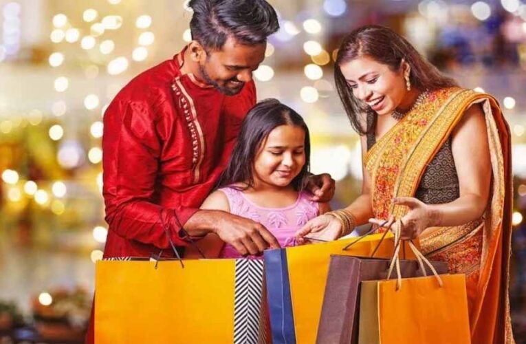 पुष्य नक्षत्र पर बरसेगा धन! बाजारों में लगेगी रौनक, धनतेरस से पहले होगी जमकर खरीदारी