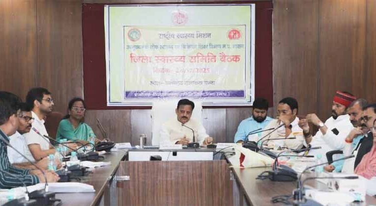 पदभार ग्रहण न करने वाले चिकित्सकों के विरूद्ध करें कार्रवाई : उप मुख्यमंत्री शुक्ल