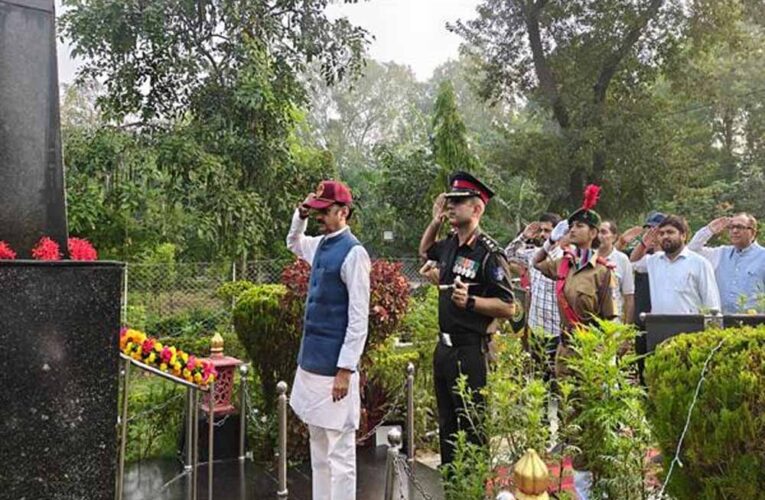 शिक्षा के साथ अनुशासन, संस्कार और मानवीय गुणों का होना आवश्यक : उप मुख्यमंत्री शुक्ल