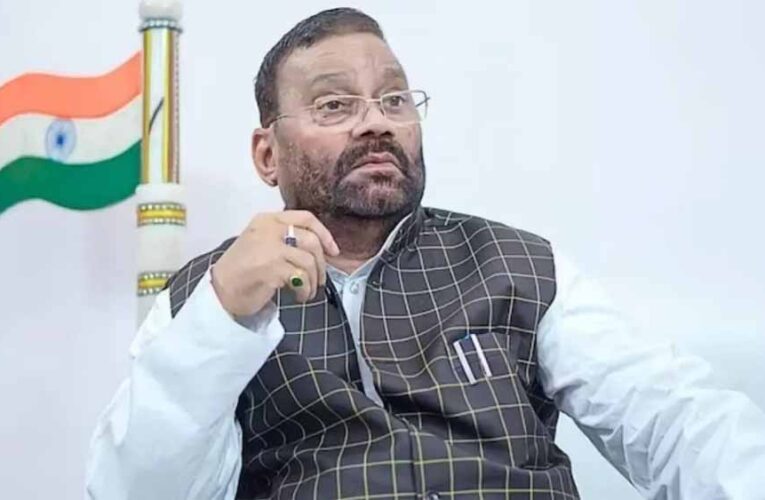 रामपुर में आजम खां से मुलाकात, स्वामी प्रसाद मौर्य का बड़ा बयान: राजनीति में सब कुछ संभव!