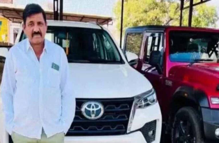 कार चलाते समय पूर्व सरपंच को हार्ट अटैक, डिवाइडर से टकराई गाड़ी, मौके पर मौत