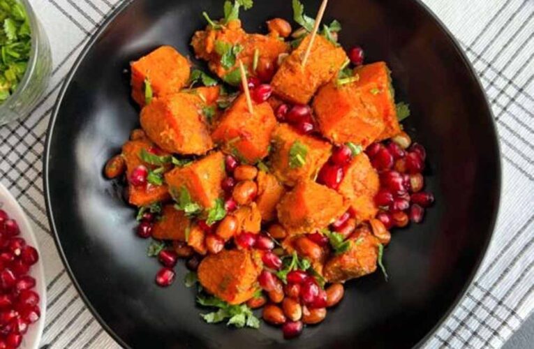 सर्दियों में ज़रूर ट्राई करें शकरकंद की चटपटी चाट, बढ़ेगी स्वाद और सेहत दोनों